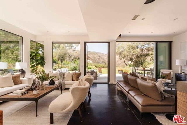 1287 Rimmer Avenue, Pacific Palisades (los Angeles), CA 90272