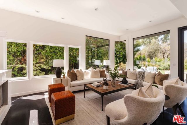 1287 Rimmer Avenue, Pacific Palisades (los Angeles), CA 90272