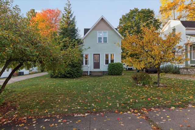 223 W Todd Avenue, Reed City, MI 49677