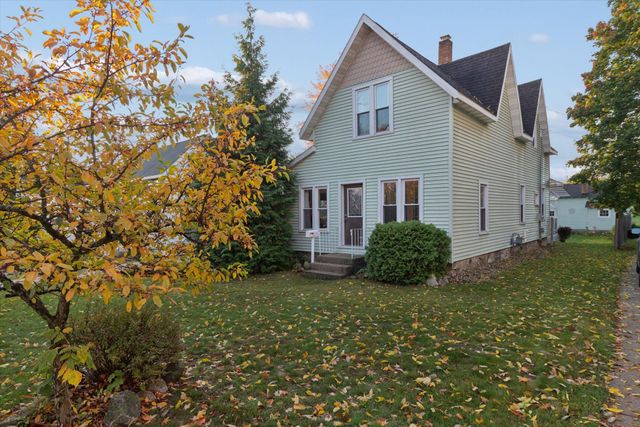 223 W Todd Avenue, Reed City, MI 49677