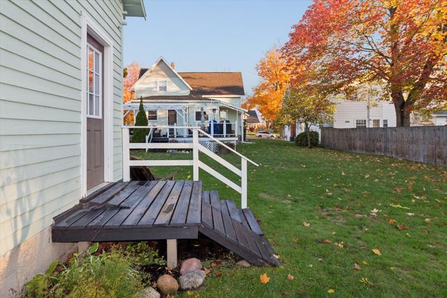 223 W Todd Avenue, Reed City, MI 49677