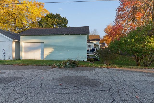 223 W Todd Avenue, Reed City, MI 49677