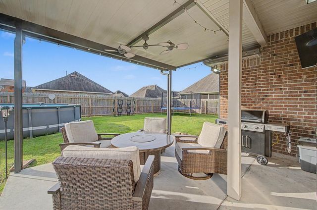 110 Hickory Knoll Ave, Gray, LA 70359