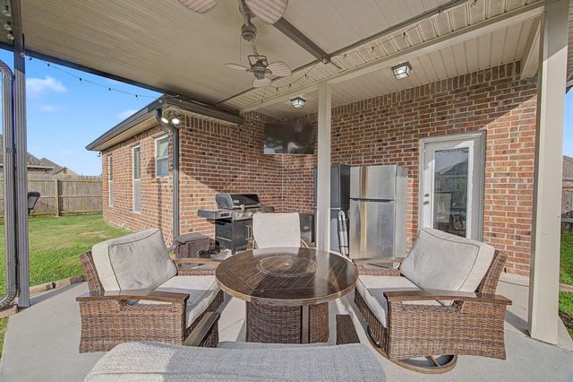 110 Hickory Knoll Ave, Gray, LA 70359