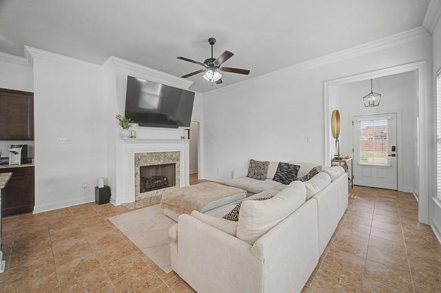 110 Hickory Knoll Ave, Gray, LA 70359