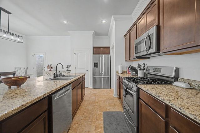 110 Hickory Knoll Ave, Gray, LA 70359