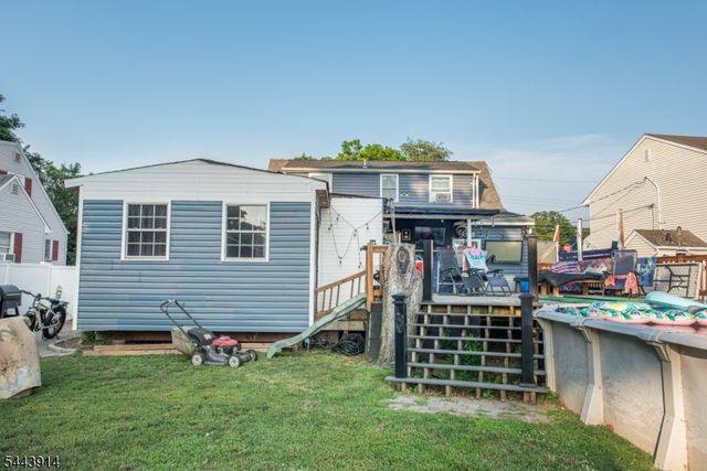 73 Bergen Ave, Wanaque Boro, NJ 07420