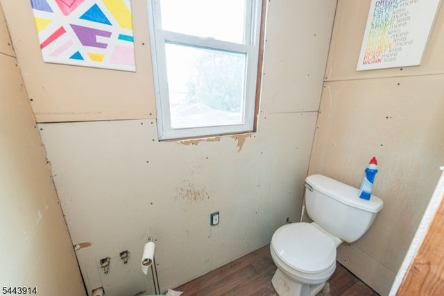 73 Bergen Ave, Wanaque Boro, NJ 07420