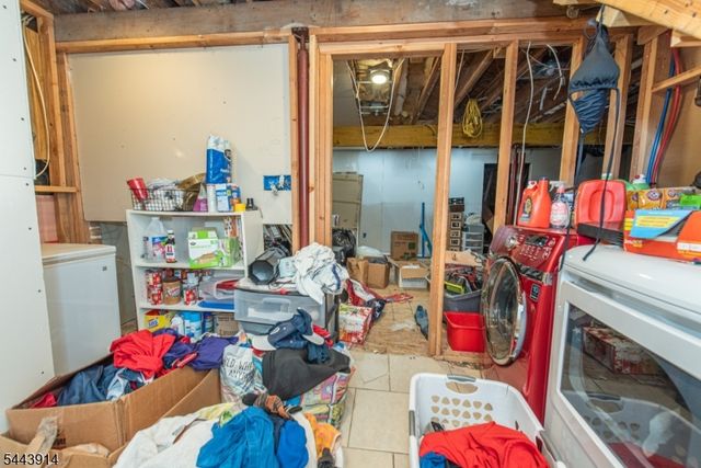 73 Bergen Ave, Wanaque Boro, NJ 07420