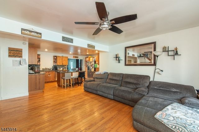 73 Bergen Ave, Wanaque Boro, NJ 07420