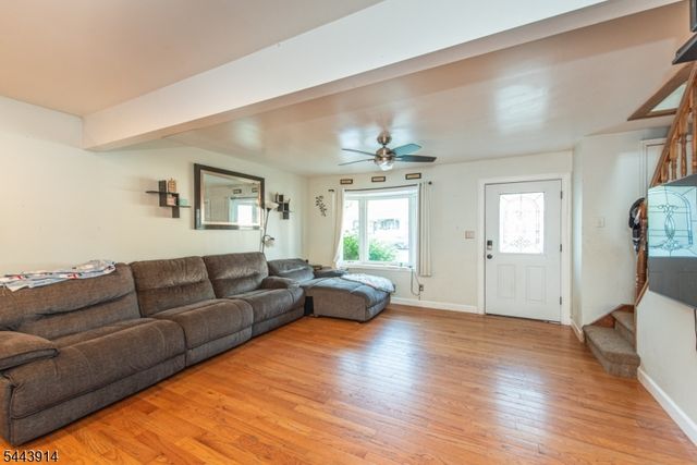 73 Bergen Ave, Wanaque Boro, NJ 07420
