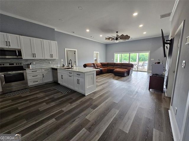 433 Clover Drive, Social Circle, GA 30025