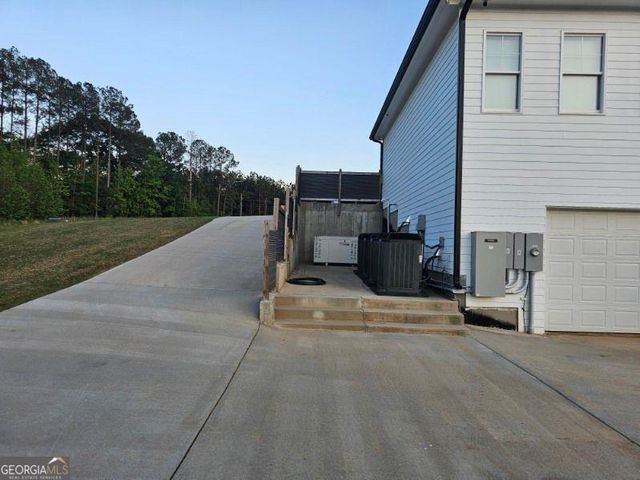 433 Clover Drive, Social Circle, GA 30025