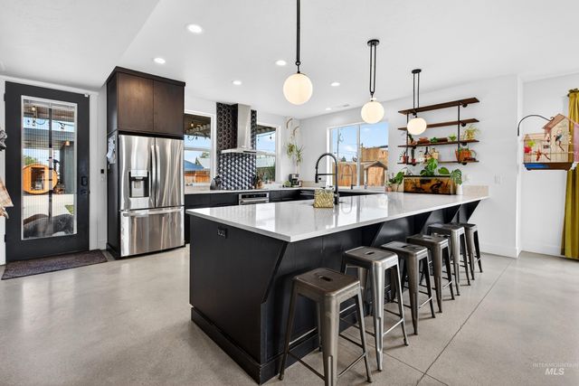 114 E 33rd St, Garden City, ID 83714