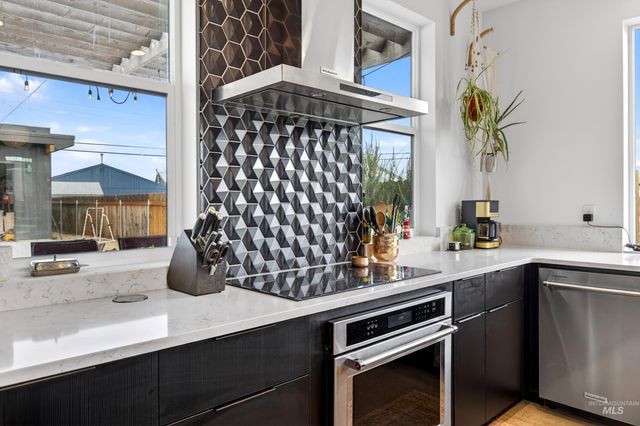 114 E 33rd St, Garden City, ID 83714