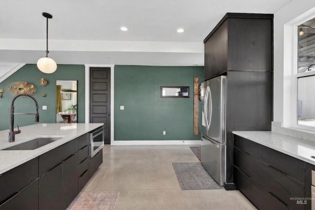 114 E 33rd St, Garden City, ID 83714