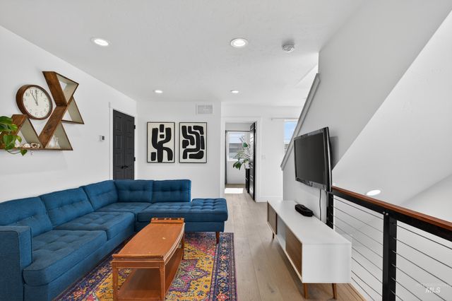 114 E 33rd St, Garden City, ID 83714