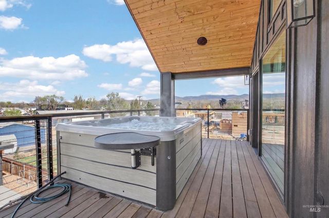 114 E 33rd St, Garden City, ID 83714