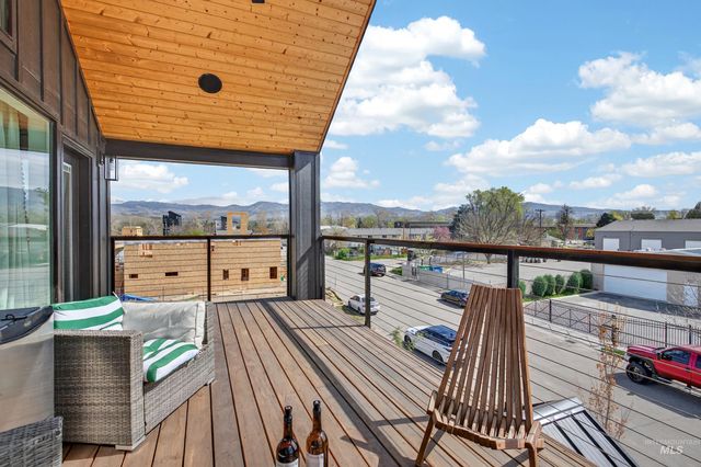 114 E 33rd St, Garden City, ID 83714