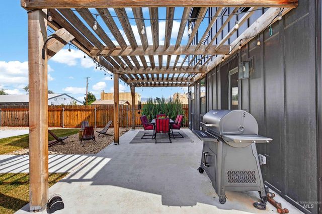 114 E 33rd St, Garden City, ID 83714