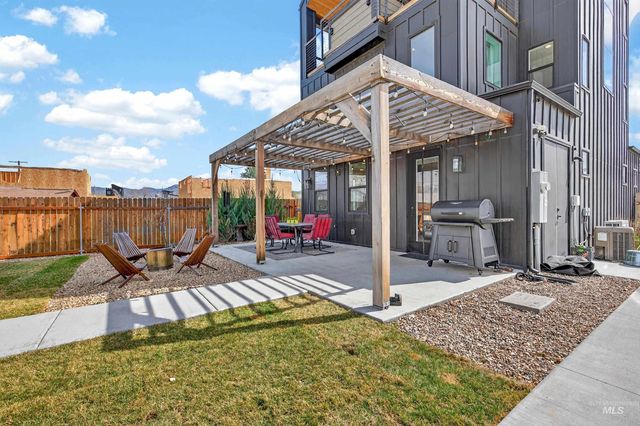 114 E 33rd St, Garden City, ID 83714