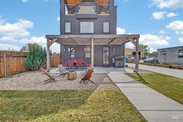 114 E 33rd St, Garden City, ID 83714