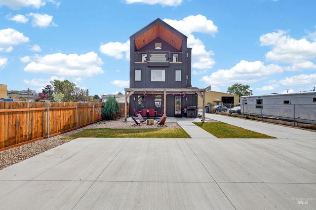 114 E 33rd St, Garden City, ID 83714