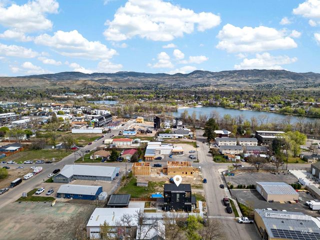 114 E 33rd St, Garden City, ID 83714