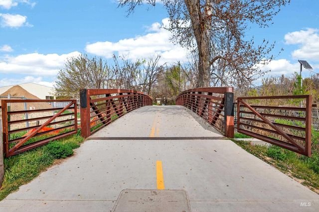 114 E 33rd St, Garden City, ID 83714