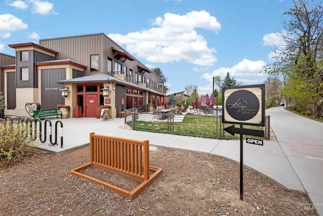 114 E 33rd St, Garden City, ID 83714