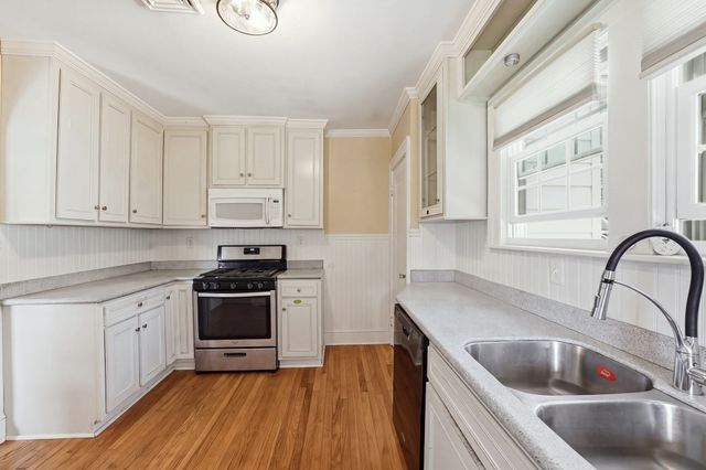 45 Bronson Ter, Springfield, MA 01108