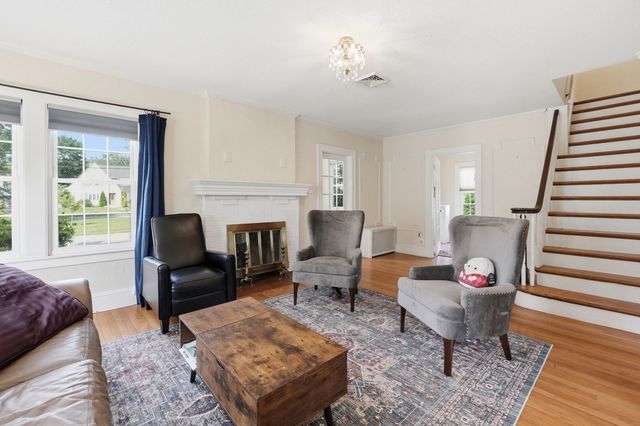 45 Bronson Ter, Springfield, MA 01108