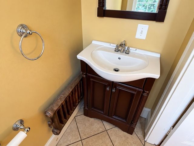 45 Bronson Ter, Springfield, MA 01108