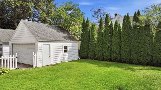 45 Bronson Ter, Springfield, MA 01108