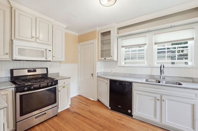 45 Bronson Ter, Springfield, MA 01108