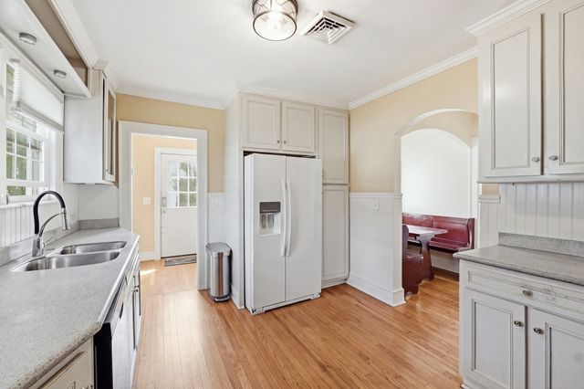 45 Bronson Ter, Springfield, MA 01108