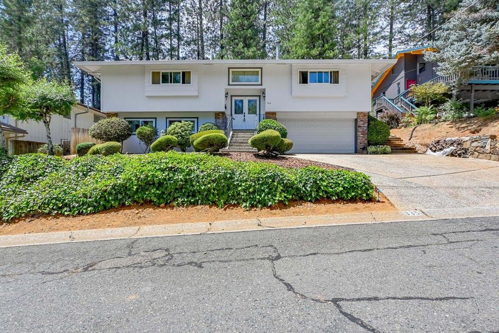 335 Rhode Island St, Grass Valley, CA 95945