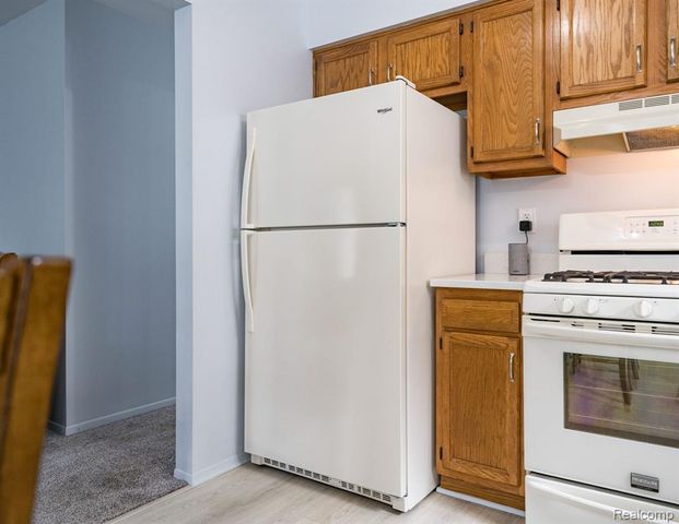 27860 Kaufman Street, Roseville, MI 48066