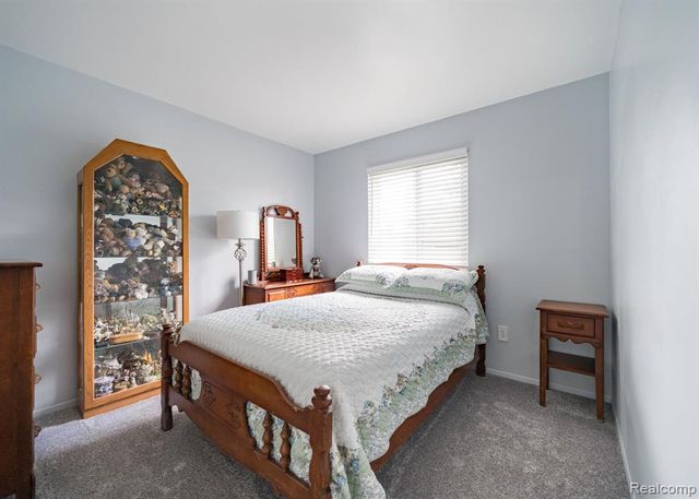 27860 Kaufman Street, Roseville, MI 48066