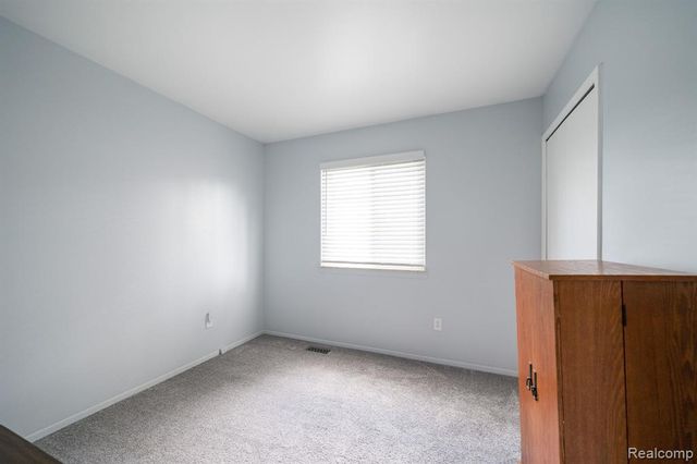 27860 Kaufman Street, Roseville, MI 48066