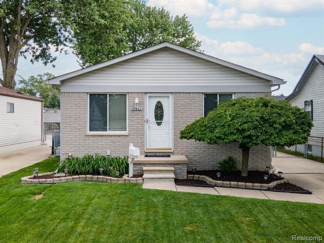 27860 Kaufman Street, Roseville, MI 48066