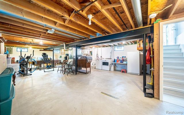 27860 Kaufman Street, Roseville, MI 48066