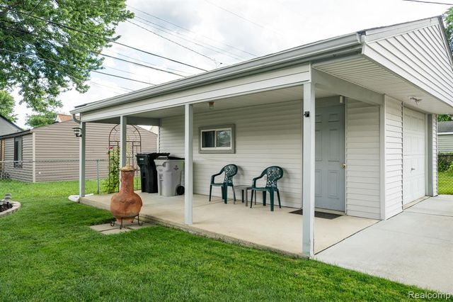 27860 Kaufman Street, Roseville, MI 48066