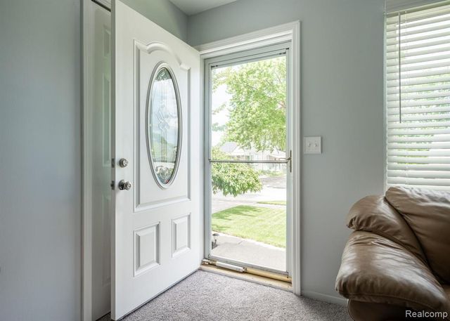 27860 Kaufman Street, Roseville, MI 48066