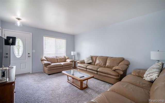 27860 Kaufman Street, Roseville, MI 48066