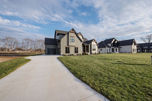 2829 Canfield Dr, Murfreesboro, TN 37128