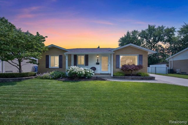 7026 London Court, Canton, MI 48187