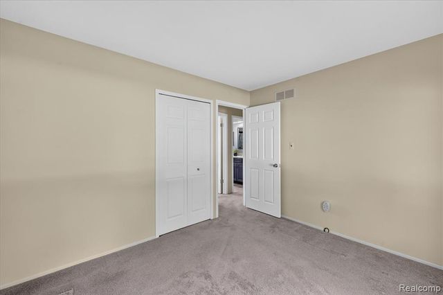 7026 London Court, Canton, MI 48187