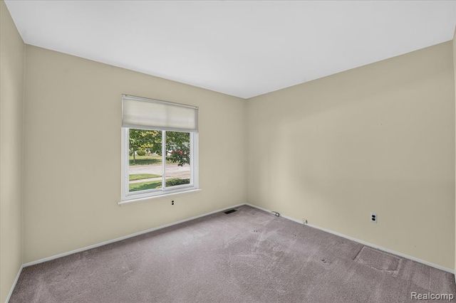 7026 London Court, Canton, MI 48187