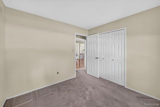 7026 London Court, Canton, MI 48187